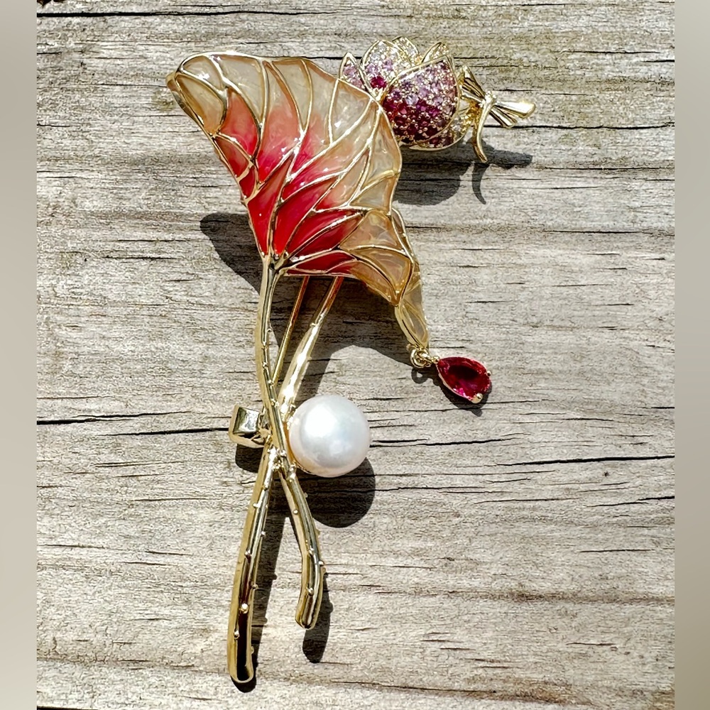 NWT- Stunning Pink & Gold Tone Lotus Brooch